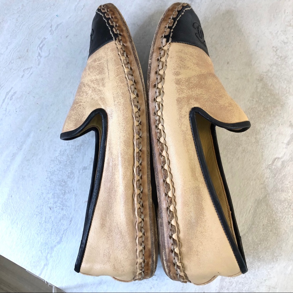 Chanel moccasin loafer beige and black lamb skin - Picture 7 of 11